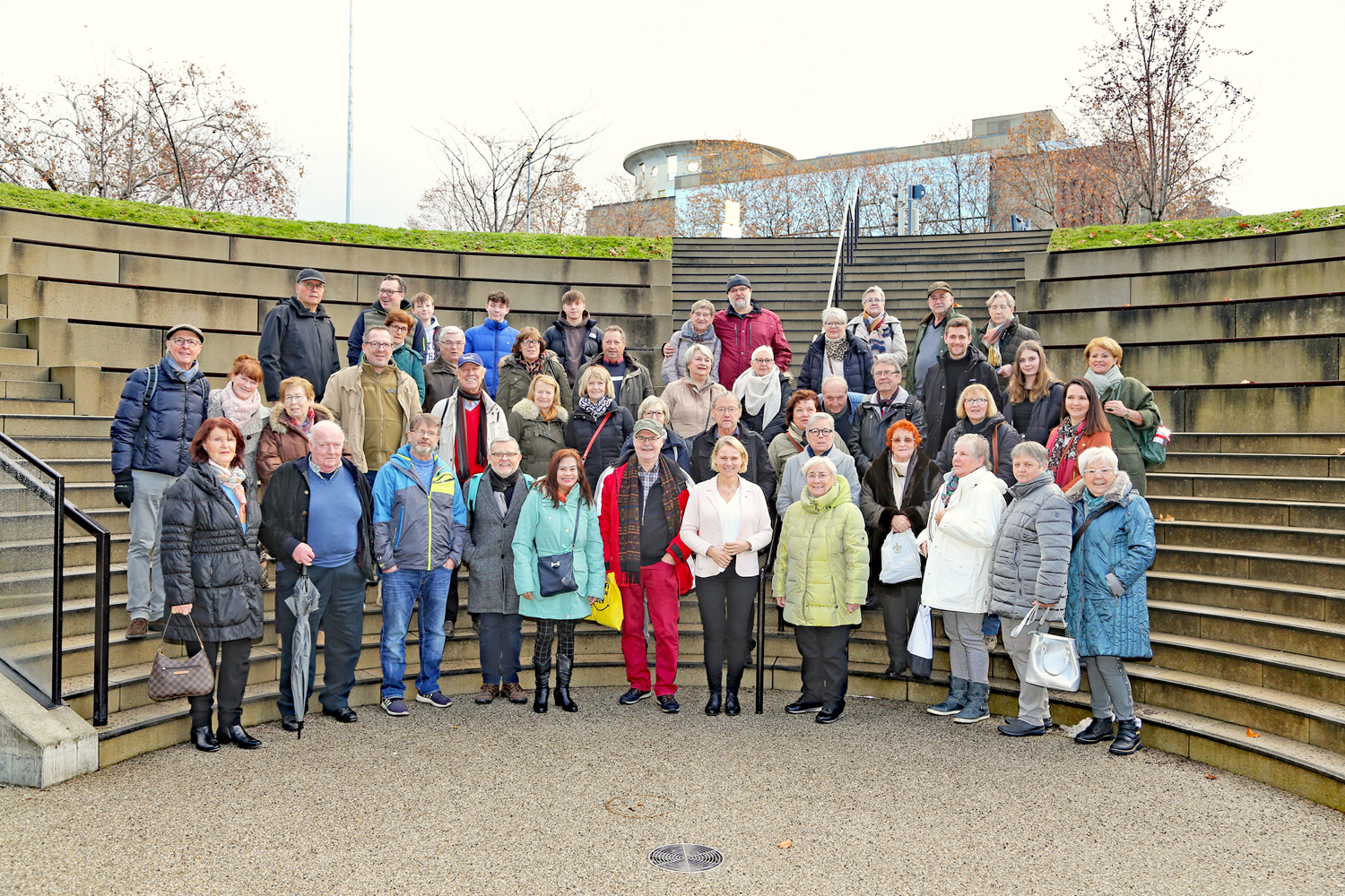 50 politisch interessierte Bürgerinnen und Bürger nahmen an der Landtagsfahrt von Christiane Staab MdL teil. (Foto: Busse)